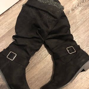 Size 7.5 Black boots